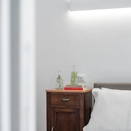 Apartment Iflat Wood And Marble Riverfront Rome