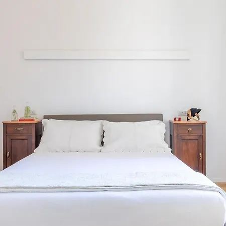 Iflat Wood And Marble Riverfront Apartment *