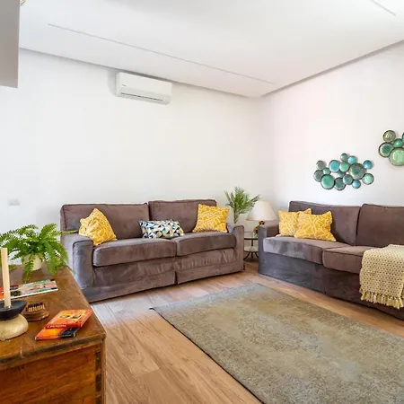 Iflat Wood And Marble Riverfront Apartment *