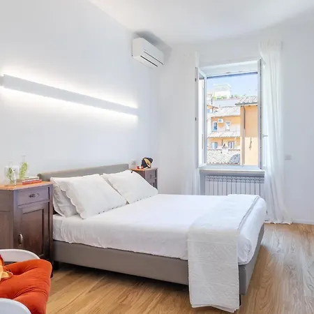 Apartment Iflat Wood And Marble Riverfront Rome